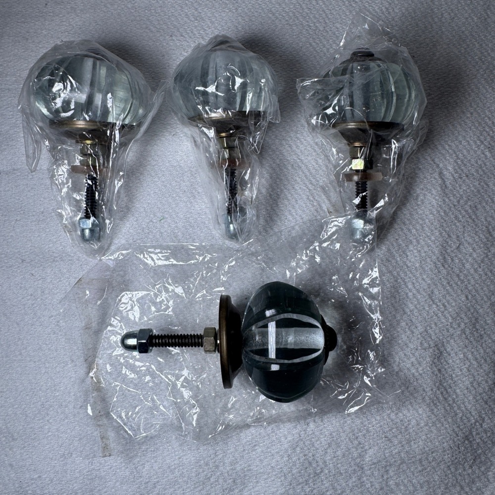 Set of 4 Fluted Clear Glass Drawer Pull Antique Brass Finish Knobs Vintage style